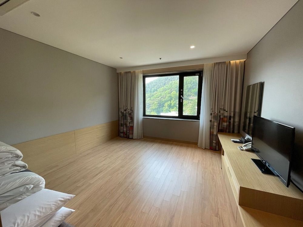 Mudeungpark Hotel