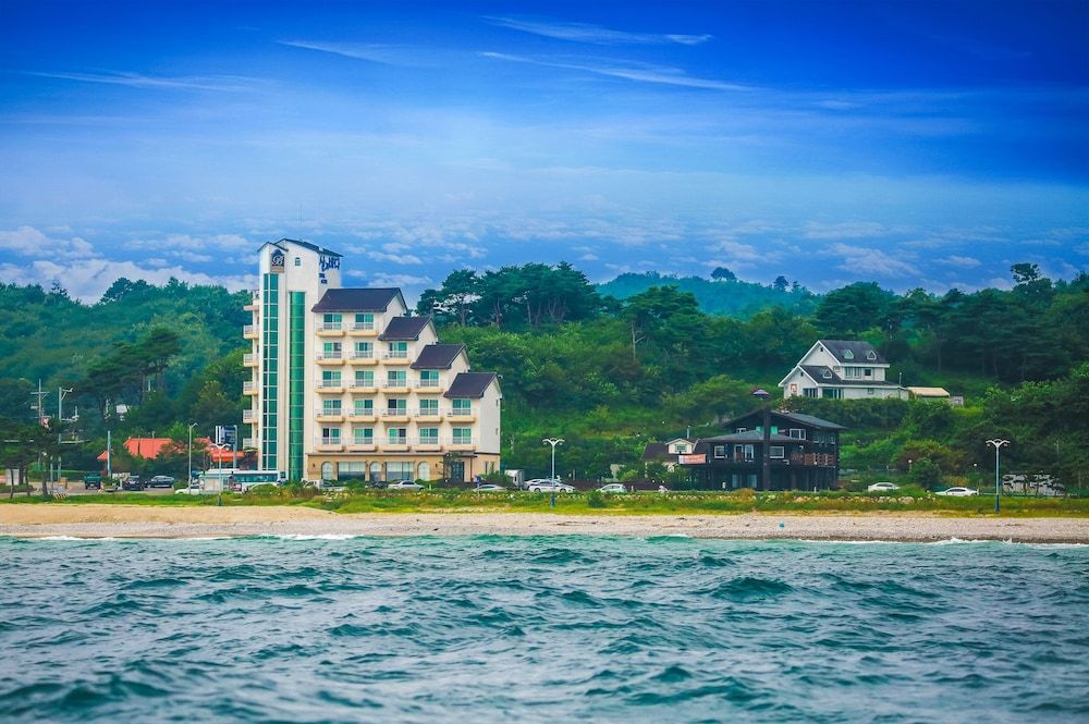 Benikea Mountain and Sea Yangyang