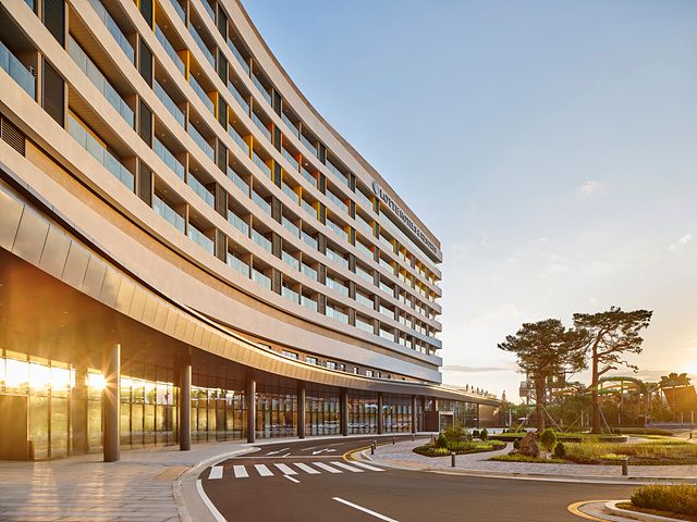 Lotte Hotel & Resort Gimhae