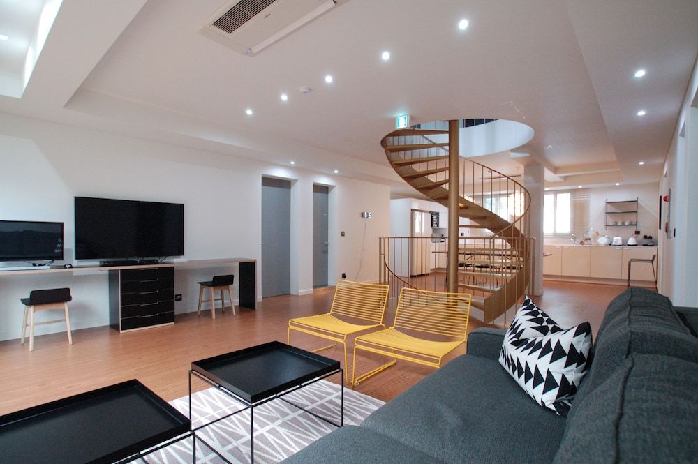 YE'4 Guesthouse