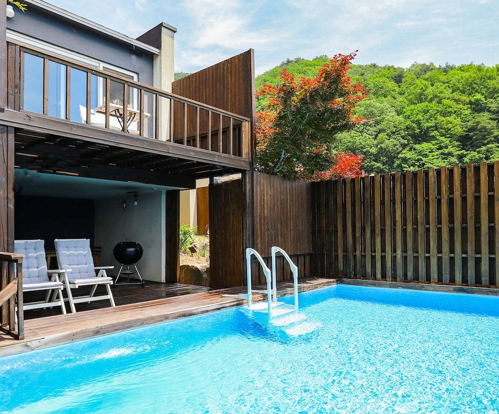 Penatess Pool Villa