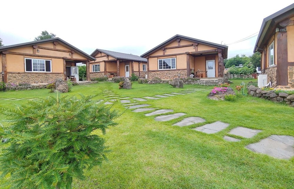 Geumok Log Pension