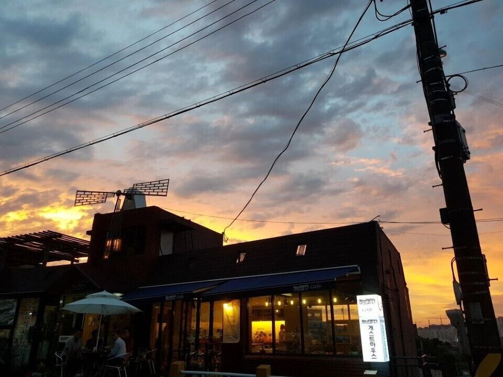 Mokpo White Windmill Guesthouse