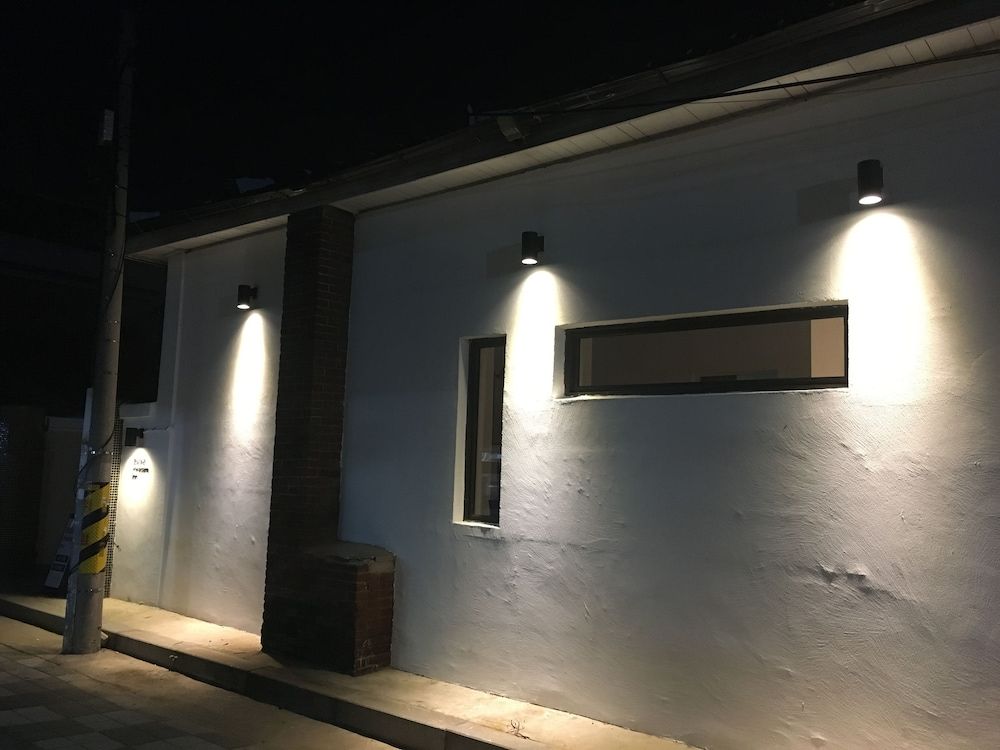 Hwadam Inn - Hostel