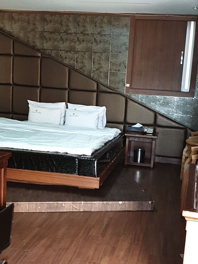 Khan Motel