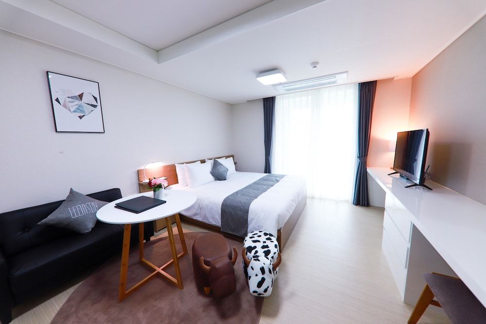 Leeinstay Hotel