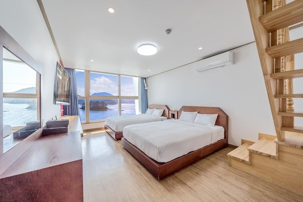 Tongyoung Martisbeach Pension