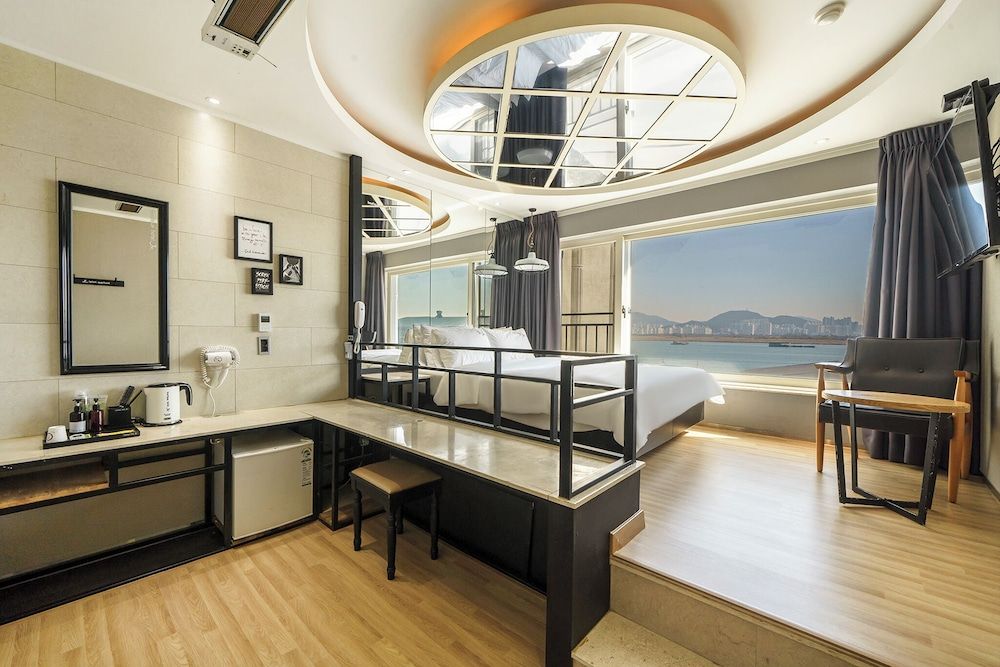 JK Hotel