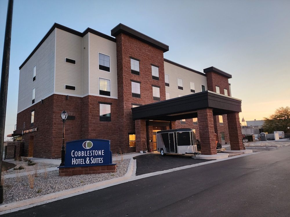 Cobblestone Hotel & Suites - De Pere/Green Bay